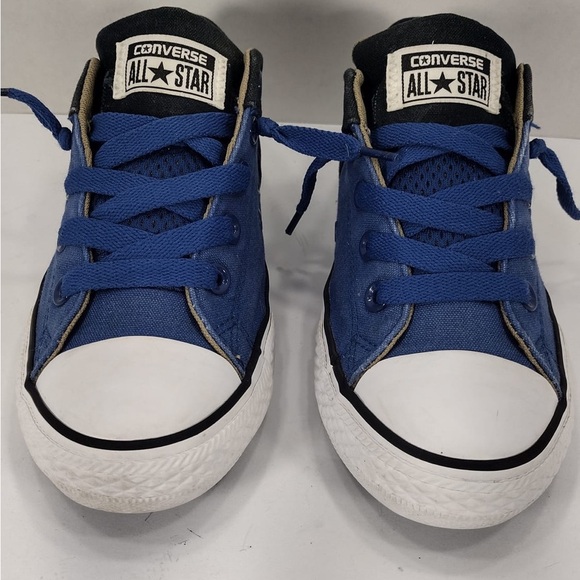Converse Blue and White Chuck Sneakers size 3 pre owned Exellent condition - Picture 1 of 7